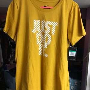 Brand new Nike t-shirt